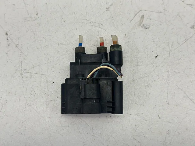Air Suspension Valve Block Mercedes-Benz R350 W251 2006-2013 2513200158
