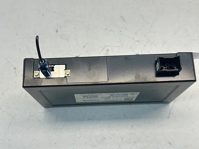 Satellite Radio Receiver Mercedes-Benz R350 W251 2008 A 211 870 67 90 — photo 2