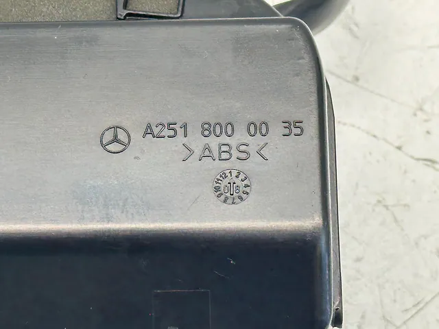 Trunk Lid Hydraulic Pump Case Mercedes-Benz R350 W251 2008 A251 800 00 35 — photo 4