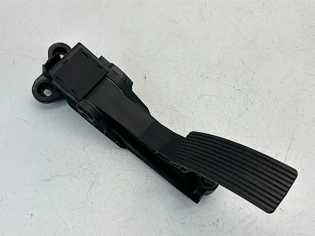 Gas Pedal Mercedes-Benz R350 W251 2008 164 300 00 04 — photo 3